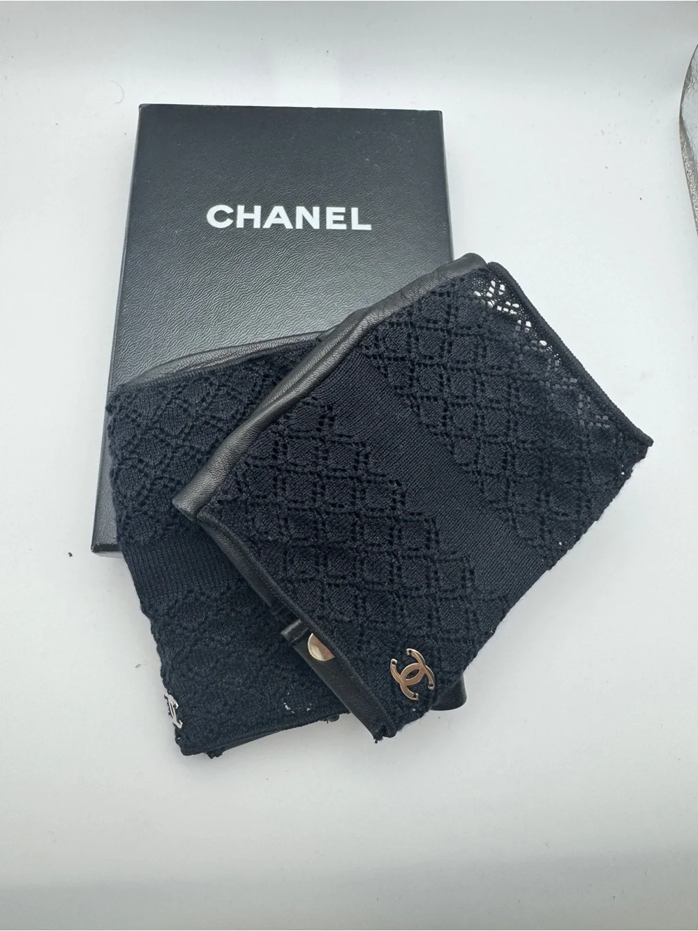 CHANEL Black lace knit and leather Fingerless Gloves